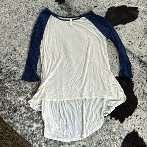 Sugar rain high low baseball tee